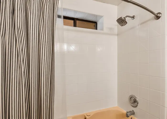 Cozy Hilltop Retreat Quiet Street Near Downtown And Nau Private Forested Setting Apartment *
