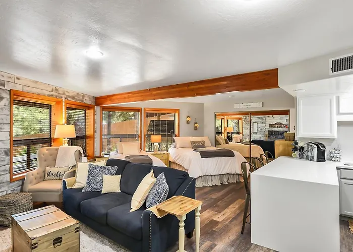 Cozy Hilltop Retreat Quiet Street Near Downtown And Nau Private Forested Setting Apartment