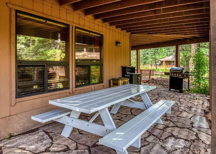 Cozy Hilltop Retreat Quiet Street Near Downtown And Nau Private Forested Setting *